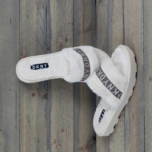 DKNY Logo Faux Fur Rabbit Women's Slides Slippers Beige - Picture 1 of 9